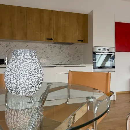 Bright And - Modern Flat *